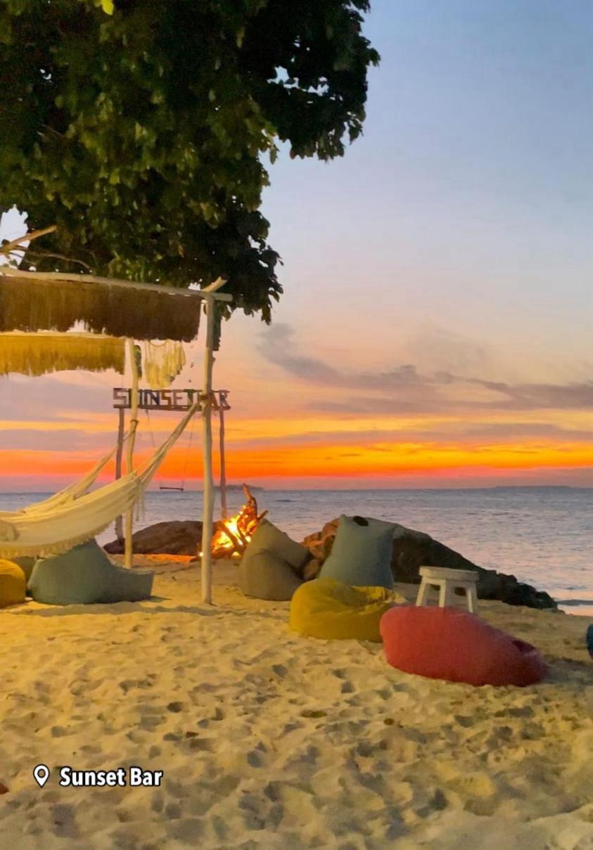 Loyal Friend Hostel Karimunjawa Dış mekan fotoğraf
