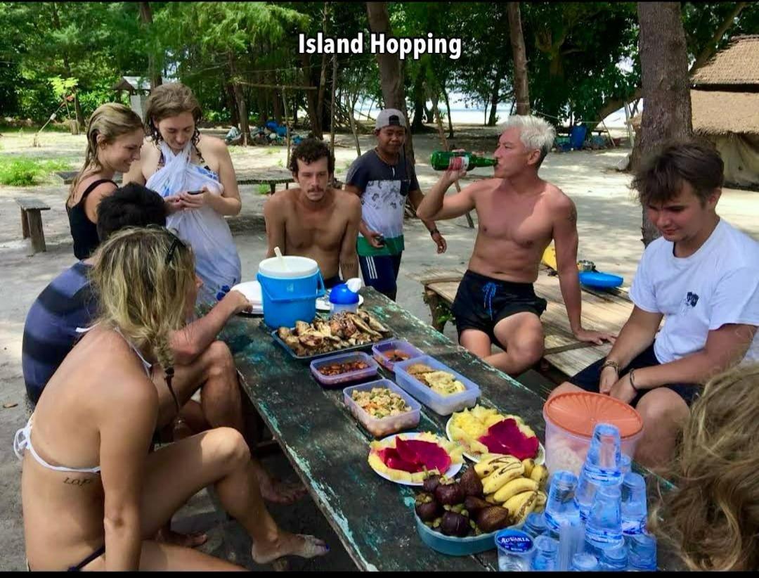 Loyal Friend Hostel Karimunjawa Dış mekan fotoğraf