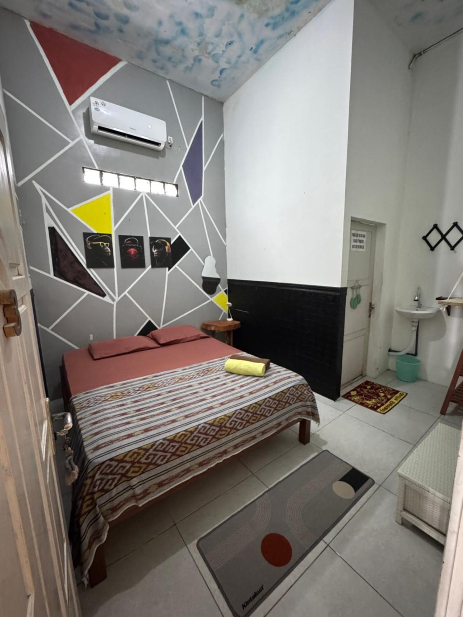 Loyal Friend Hostel Karimunjawa Dış mekan fotoğraf